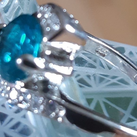 💎 Oval Facetted Blue Stone Silver Cocktail Ring - Picture 5 of 6